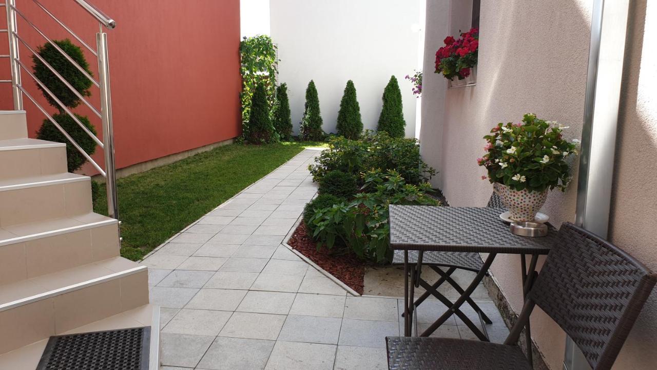 Lovely Private Flats Free Parking Novi Sad Bagian luar foto