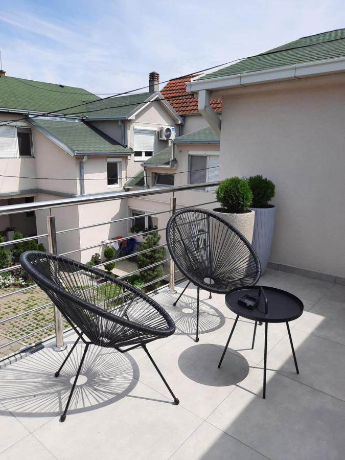 Lovely Private Flats Free Parking Novi Sad Bagian luar foto