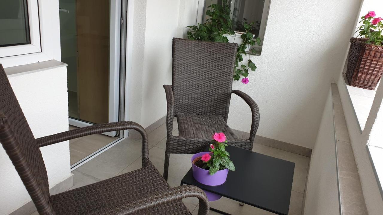 Lovely Private Flats Free Parking Novi Sad Bagian luar foto