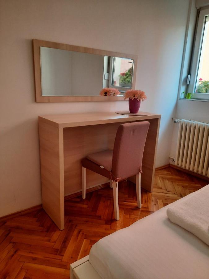 Lovely Private Flats Free Parking Novi Sad Bagian luar foto